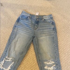 New with tags ripped mom jeans